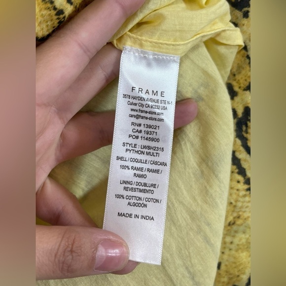 FRAME Off The Shoulder Billow Yellow Top in Python Multi Print Women’s XS Chic - Picture 9 of 14